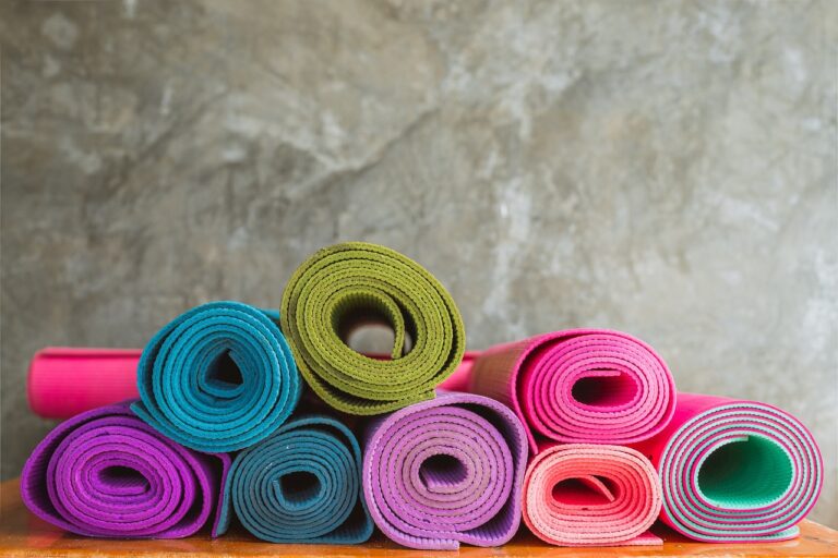 4 Factors to consider when buying a Yoga Mat - choosing a yoga mat