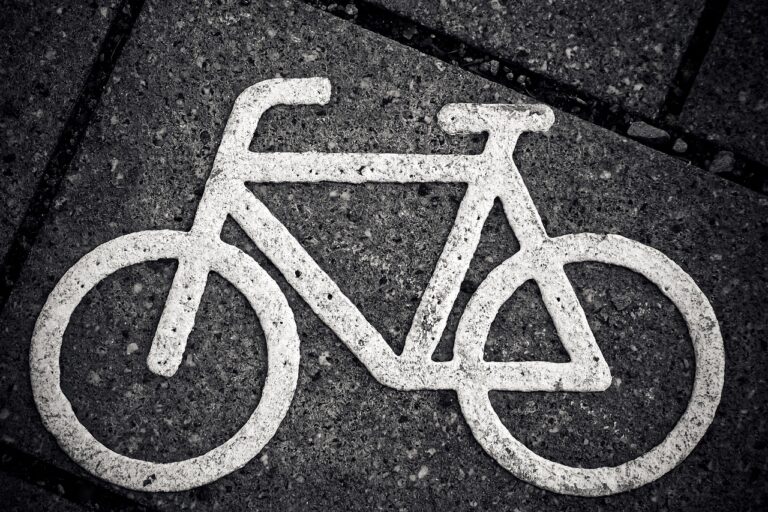 Rules of the Road for Beginner Cyclists - cycling traffic laws