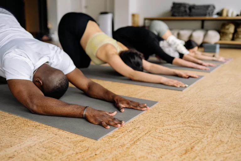 Yoga para fortalecer: Cómo aumentar la fuerza con el yoga - yoga para fortalecer el cuerpo