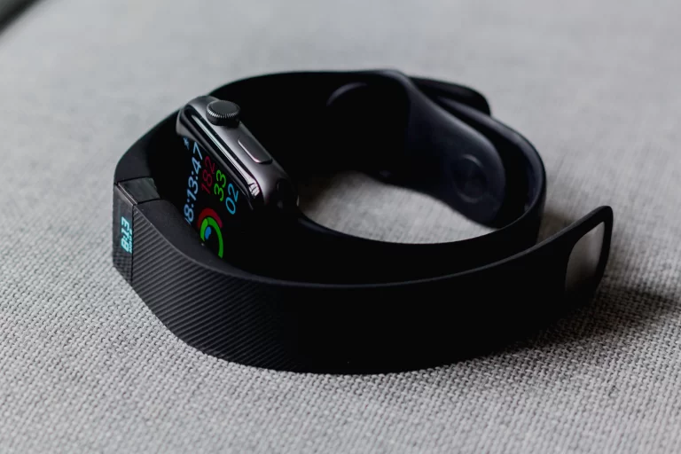 Smartwatch Vs Fitness Tracker : Know The Distinction - fitness tracker wearables