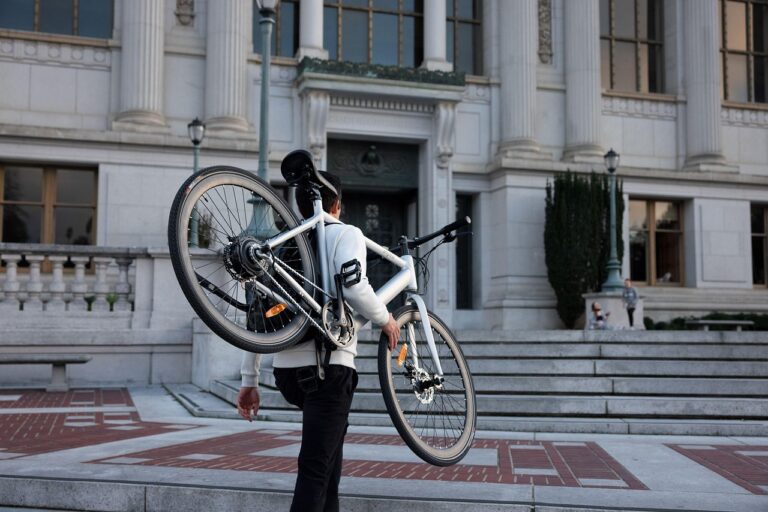 Bike Commuting Survival Guide: How to Look Professional After Cycling to Work - bike commuting essentials